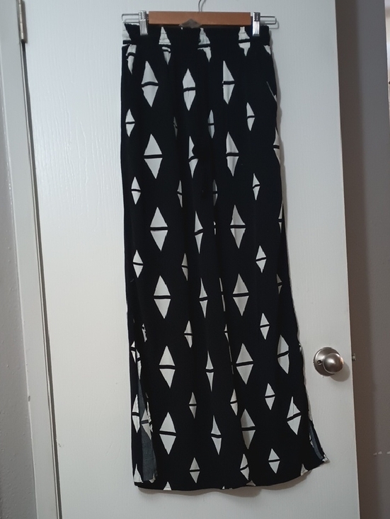 H&M Dresses & Skirts - H&M Patterned Maxi Skirt